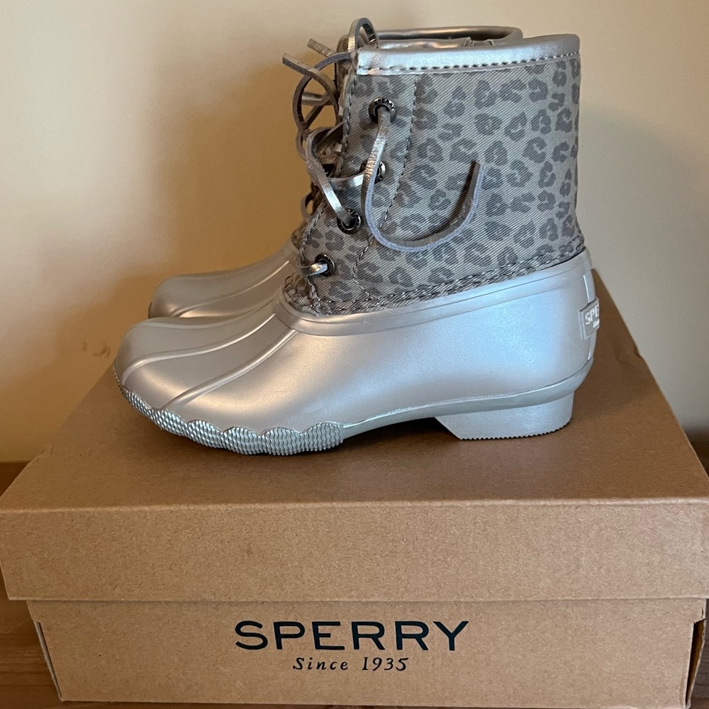 Girls Sperry duck boots